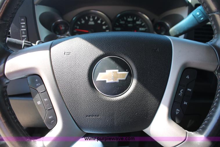 image for item K8838 2010 Chevrolet Silverado 1500 LT Crew Cab pickup truck