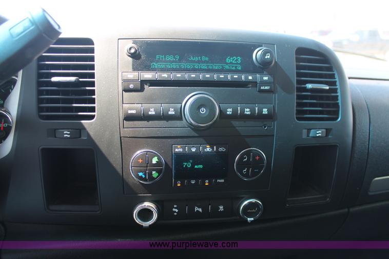 image for item K8838 2010 Chevrolet Silverado 1500 LT Crew Cab pickup truck