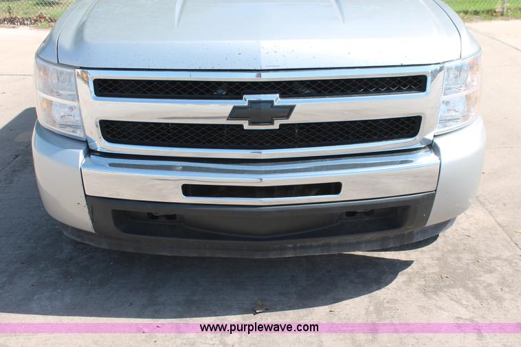 image for item K8838 2010 Chevrolet Silverado 1500 LT Crew Cab pickup truck