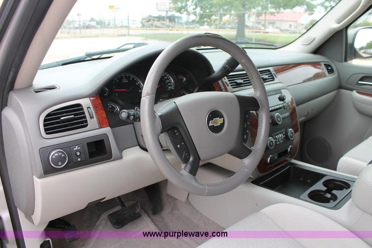 image for item K8839 2009 Chevrolet Suburban 1500 LT SVU