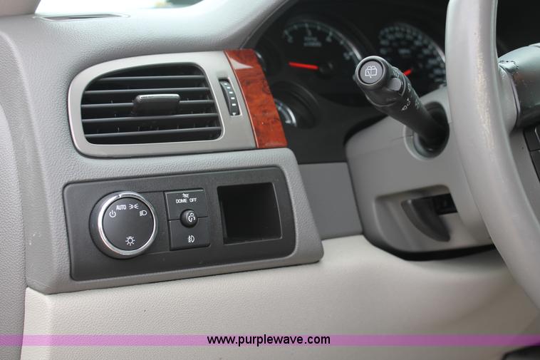 image for item K8839 2009 Chevrolet Suburban 1500 LT SVU