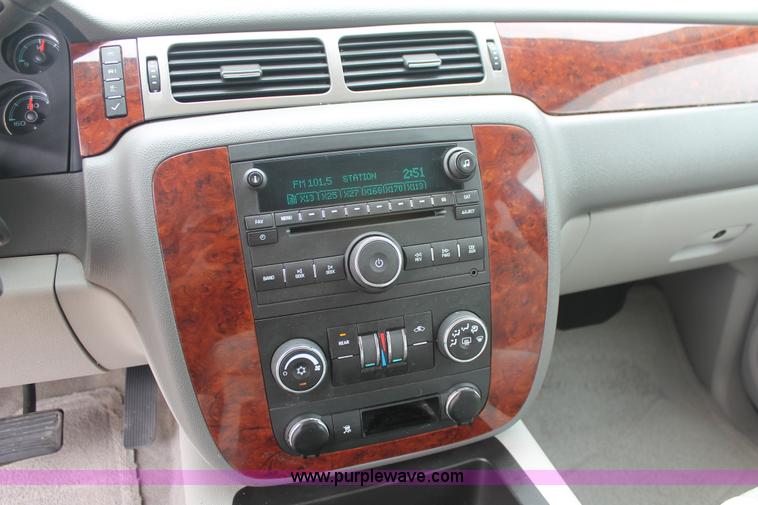 image for item K8839 2009 Chevrolet Suburban 1500 LT SVU