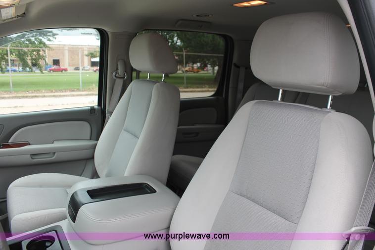 image for item K8839 2009 Chevrolet Suburban 1500 LT SVU