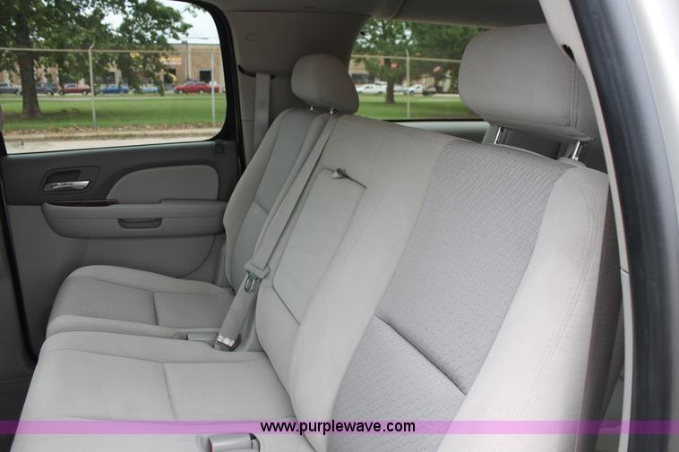 image for item K8839 2009 Chevrolet Suburban 1500 LT SVU