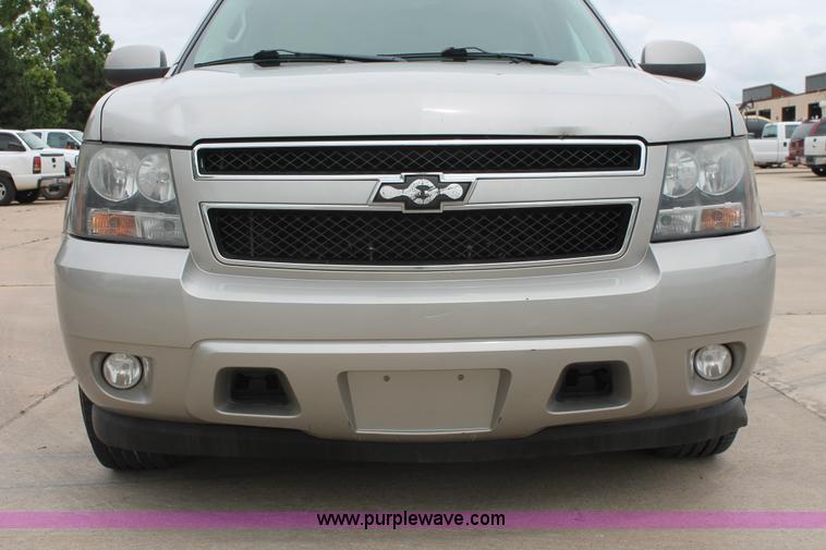 image for item K8839 2009 Chevrolet Suburban 1500 LT SVU