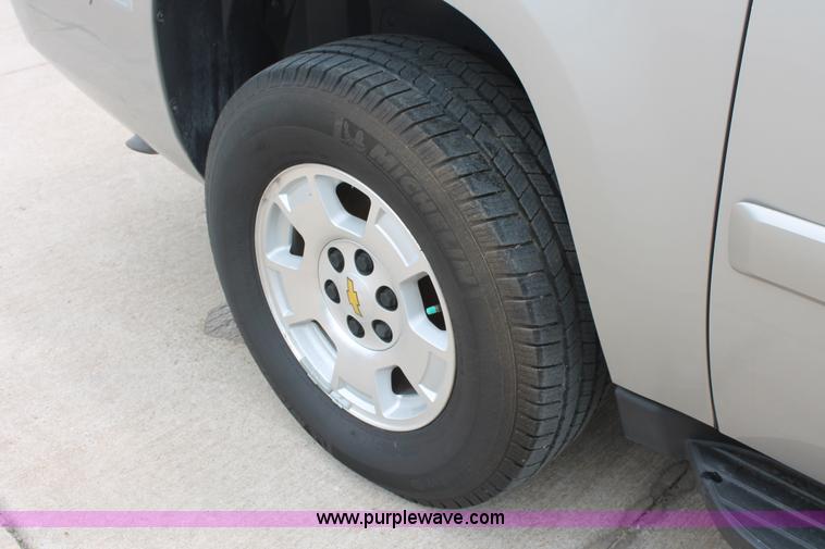 image for item K8839 2009 Chevrolet Suburban 1500 LT SVU