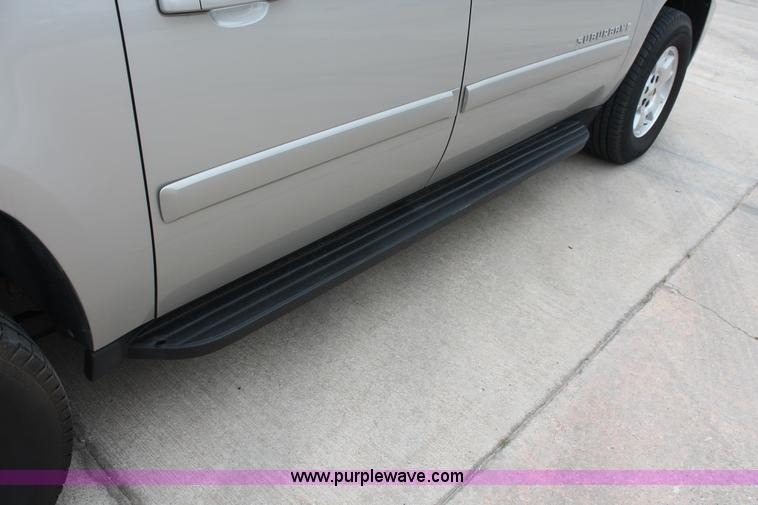 image for item K8839 2009 Chevrolet Suburban 1500 LT SVU