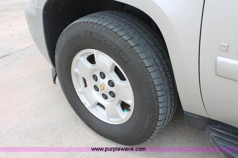 image for item K8839 2009 Chevrolet Suburban 1500 LT SVU