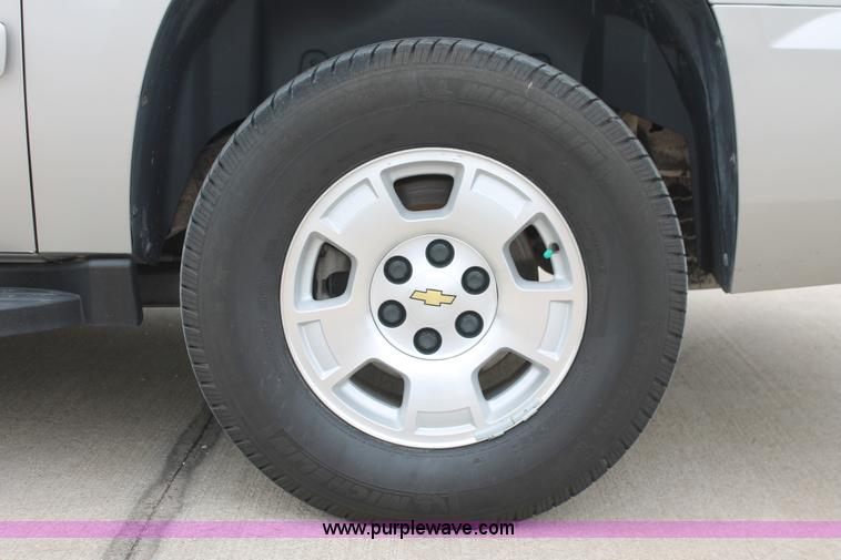 image for item K8839 2009 Chevrolet Suburban 1500 LT SVU