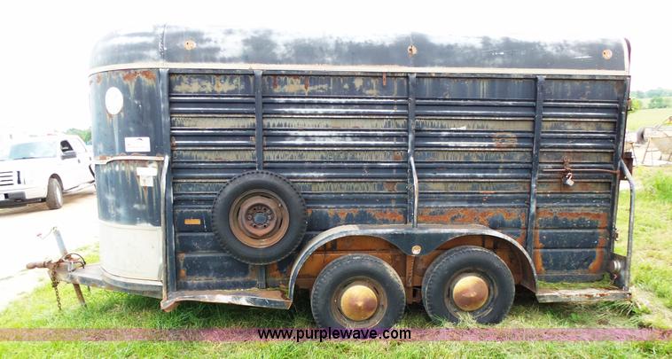 image for item L2045 1981 WW livestock trailer
