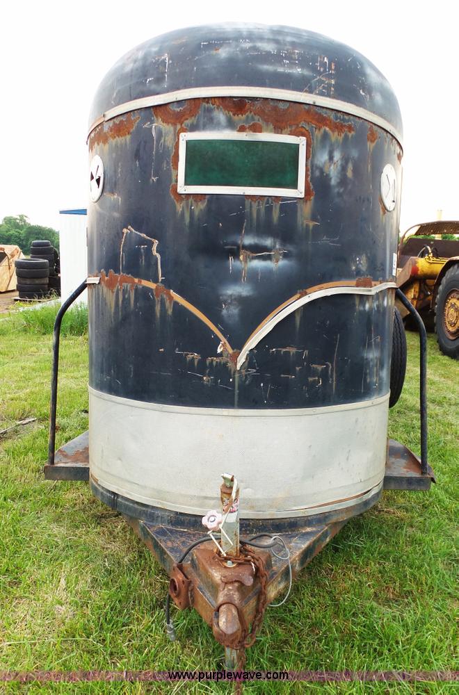image for item L2045 1981 WW livestock trailer