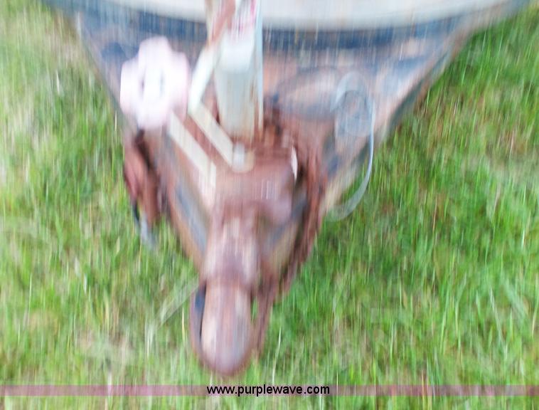 image for item L2045 1981 WW livestock trailer