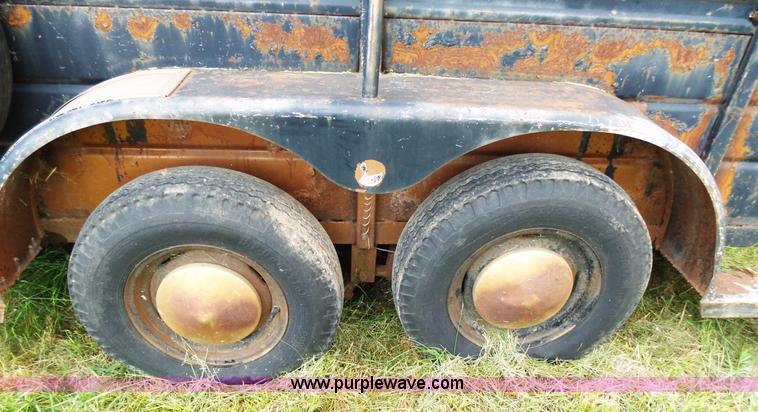 image for item L2045 1981 WW livestock trailer
