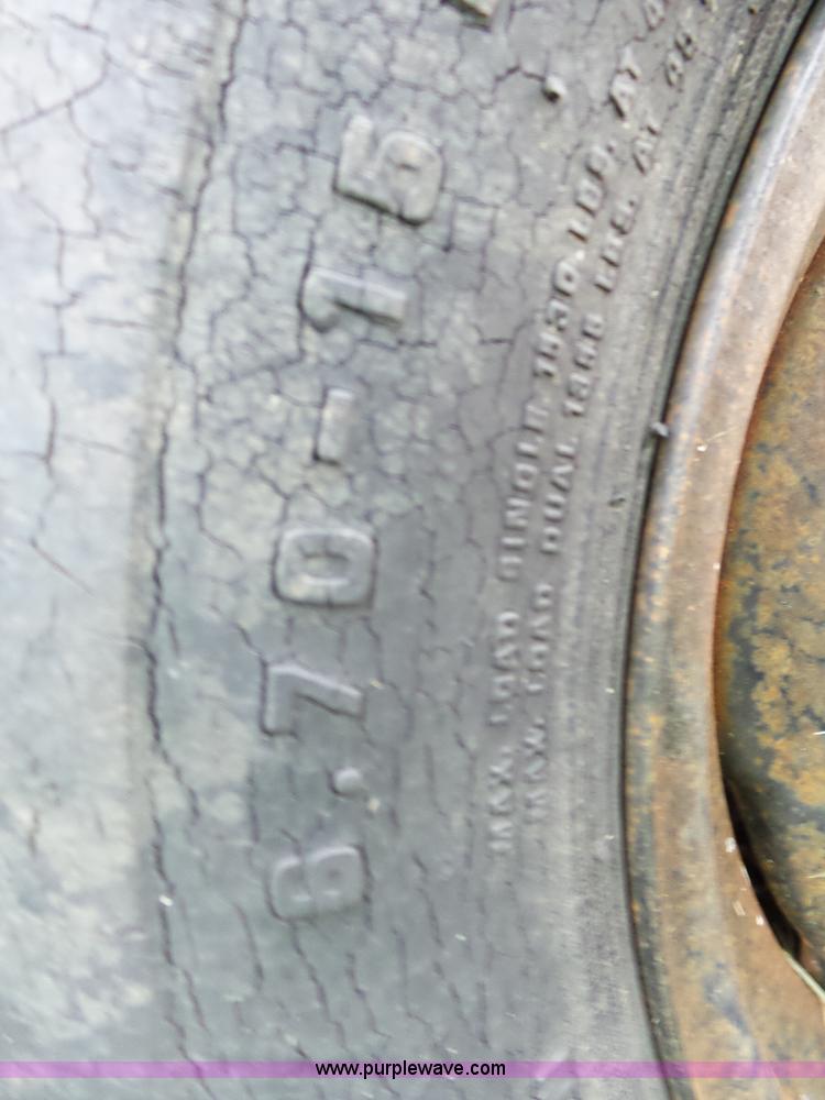 image for item L2045 1981 WW livestock trailer