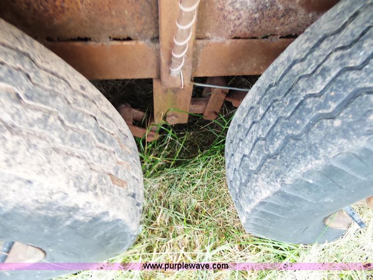 image for item L2045 1981 WW livestock trailer
