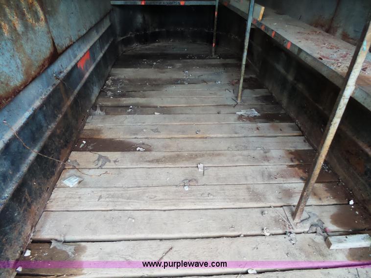 image for item L2045 1981 WW livestock trailer