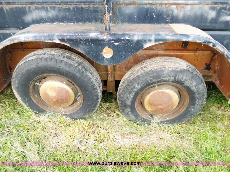 image for item L2045 1981 WW livestock trailer