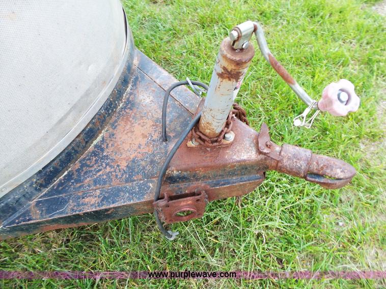 image for item L2045 1981 WW livestock trailer