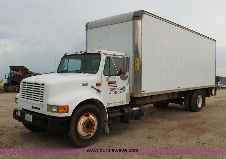 image for item L2048 1997 International 4900 box truck