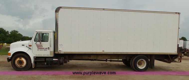 image for item L2048 1997 International 4900 box truck