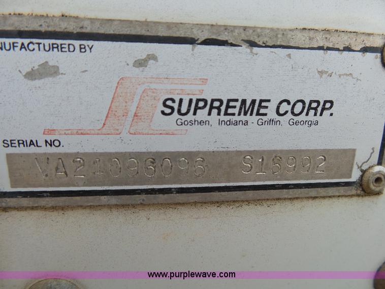 image for item L2048 1997 International 4900 box truck