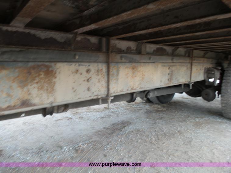 image for item L2048 1997 International 4900 box truck