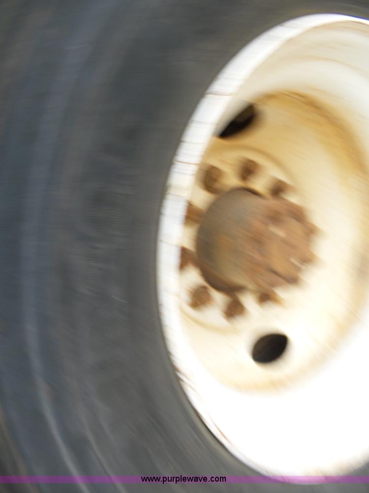 image for item L2048 1997 International 4900 box truck