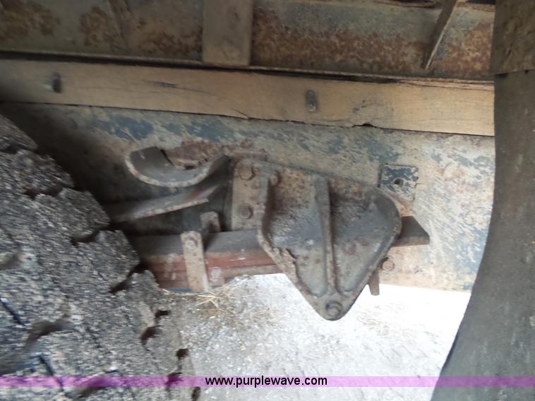 image for item L2048 1997 International 4900 box truck