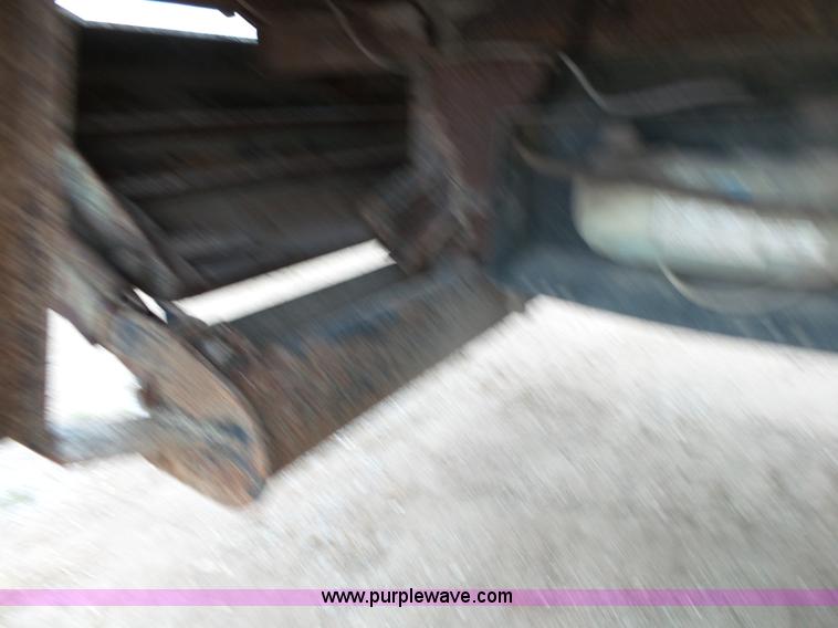 image for item L2048 1997 International 4900 box truck