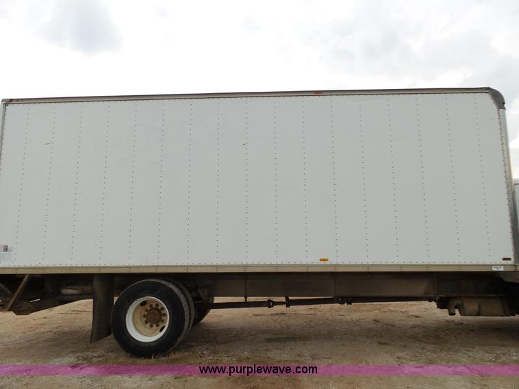image for item L2048 1997 International 4900 box truck
