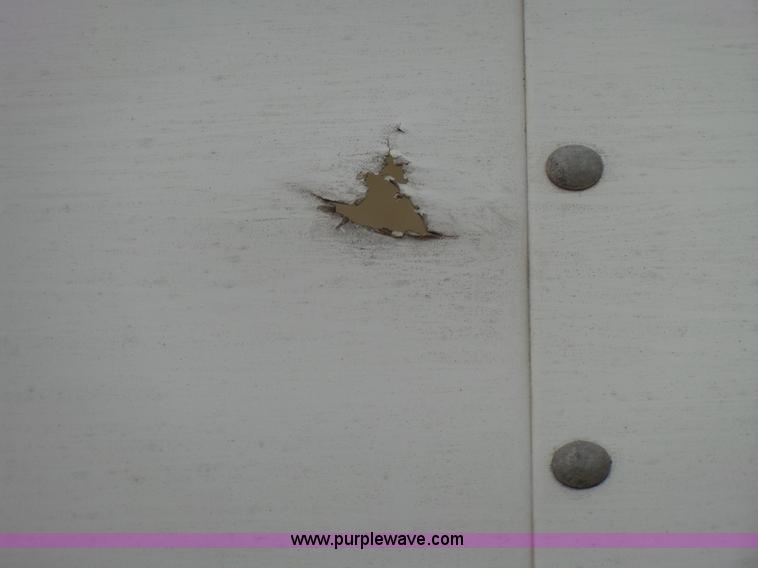 image for item L2048 1997 International 4900 box truck