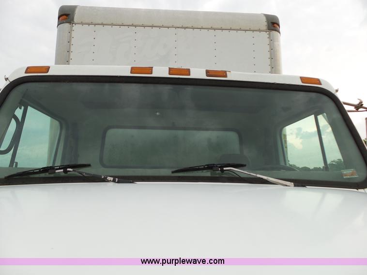 image for item L2048 1997 International 4900 box truck