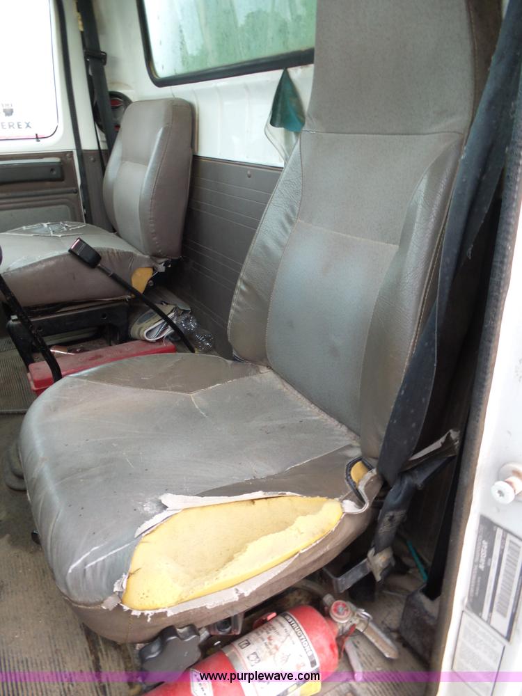 image for item L2048 1997 International 4900 box truck