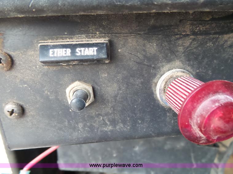 image for item L2048 1997 International 4900 box truck