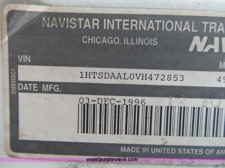 image for item L2048 1997 International 4900 box truck