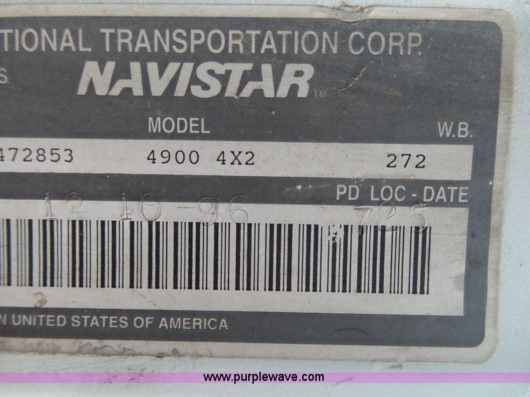 image for item L2048 1997 International 4900 box truck