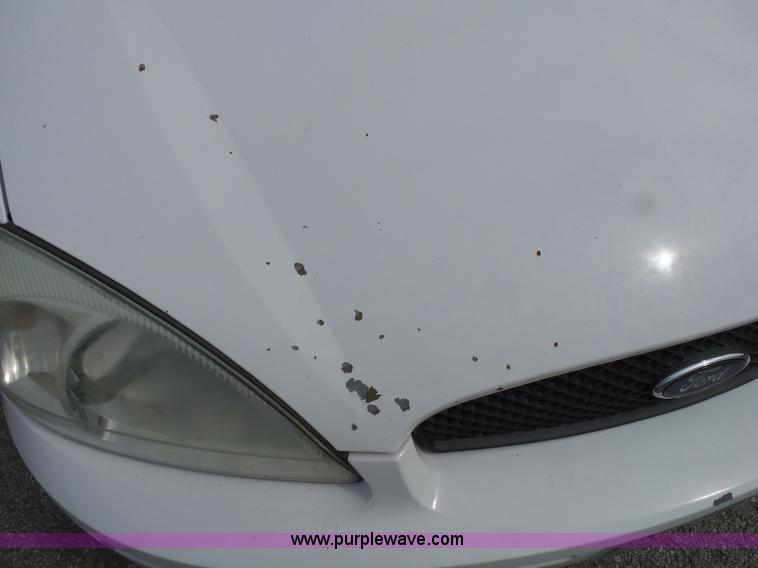 image for item L2055 2004 Ford Taurus