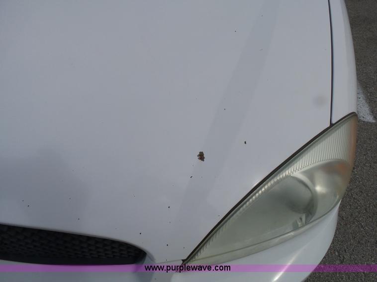 image for item L2055 2004 Ford Taurus