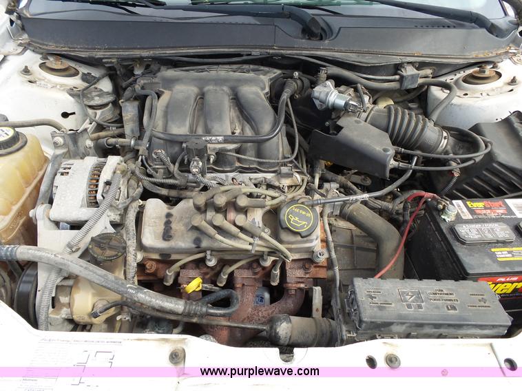 image for item L2055 2004 Ford Taurus