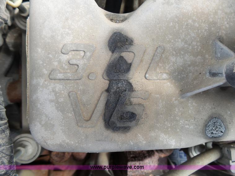 image for item L2055 2004 Ford Taurus