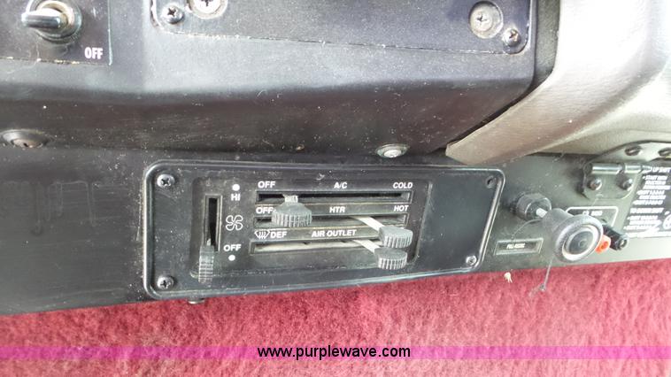 image for item L2058 1995 International 9400 semi truck