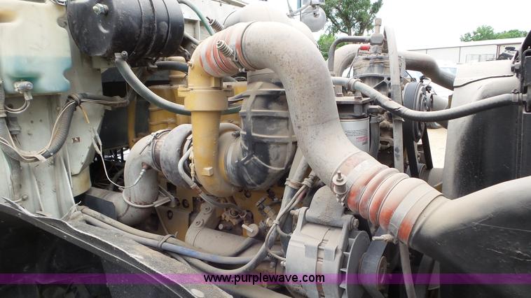 image for item L2058 1995 International 9400 semi truck