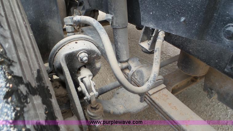 image for item L2058 1995 International 9400 semi truck