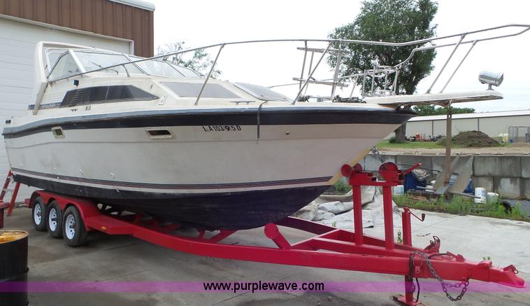 image for item L2059 1985 Bayliner Coutessa boat