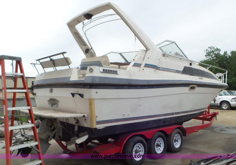 image for item L2059 1985 Bayliner Coutessa boat