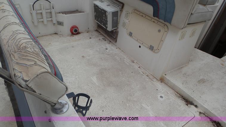 image for item L2059 1985 Bayliner Coutessa boat