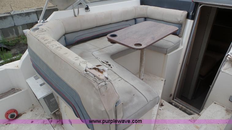 image for item L2059 1985 Bayliner Coutessa boat
