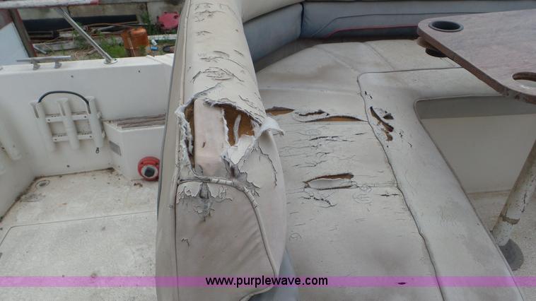 image for item L2059 1985 Bayliner Coutessa boat