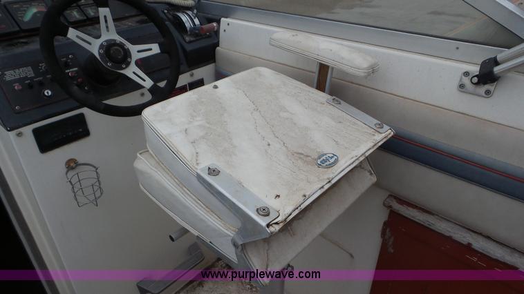 image for item L2059 1985 Bayliner Coutessa boat