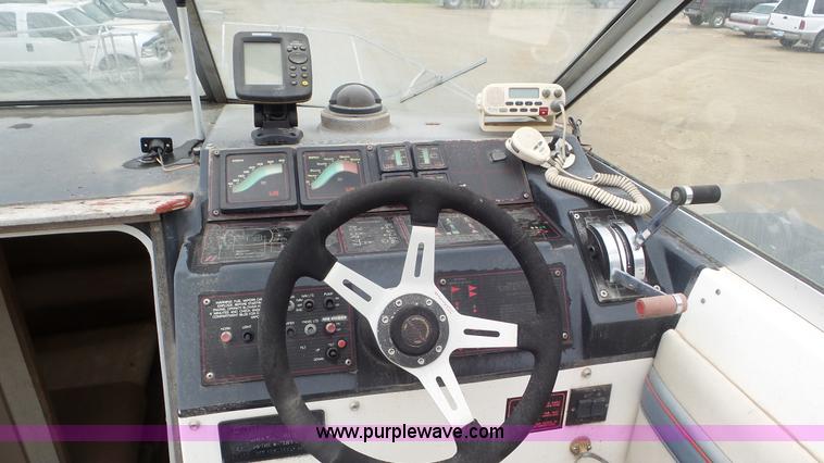 image for item L2059 1985 Bayliner Coutessa boat